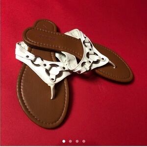 Faux white leather sandals with silver o-rings🖤🤍​​​​​​​​​​​​​​​​​​​​​​